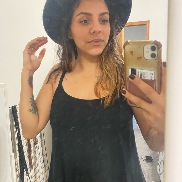 Hat - Picture 3 of 3